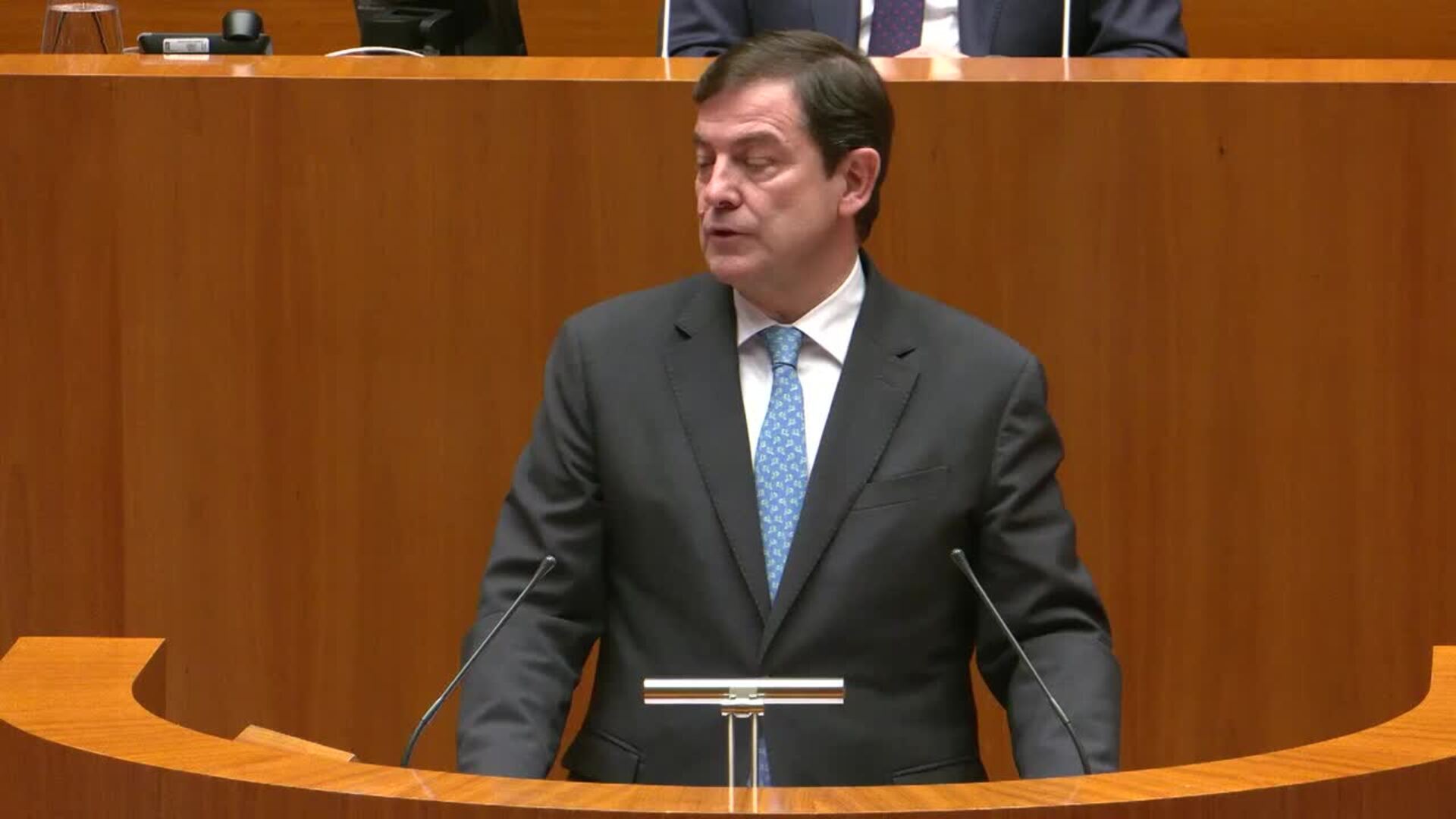 Mañueco rechaza el "cúmulo de mentiras" de la oposición