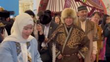 Kazajistán quiere convertir a la caza con águilas en arte universal