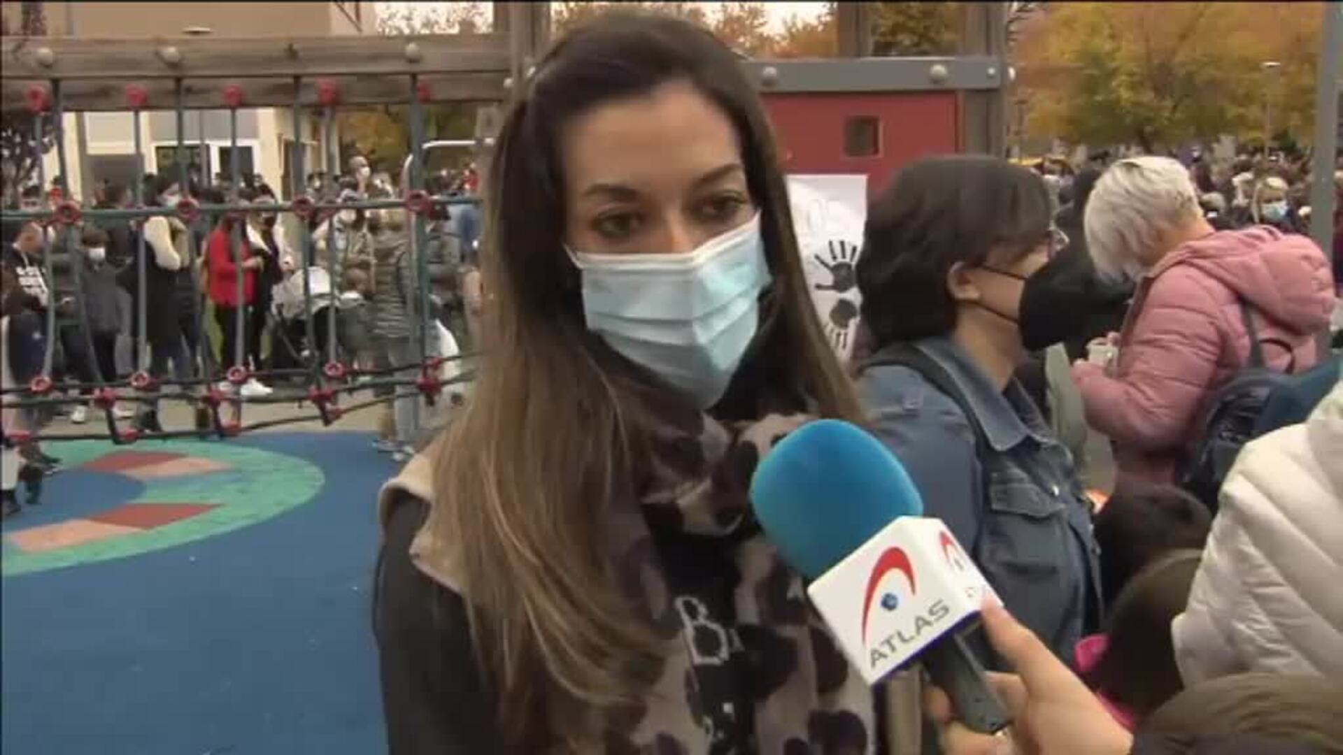 Entre la tristeza y la reivindicación, los vecinos de Lardero rinden homenaje a Álex