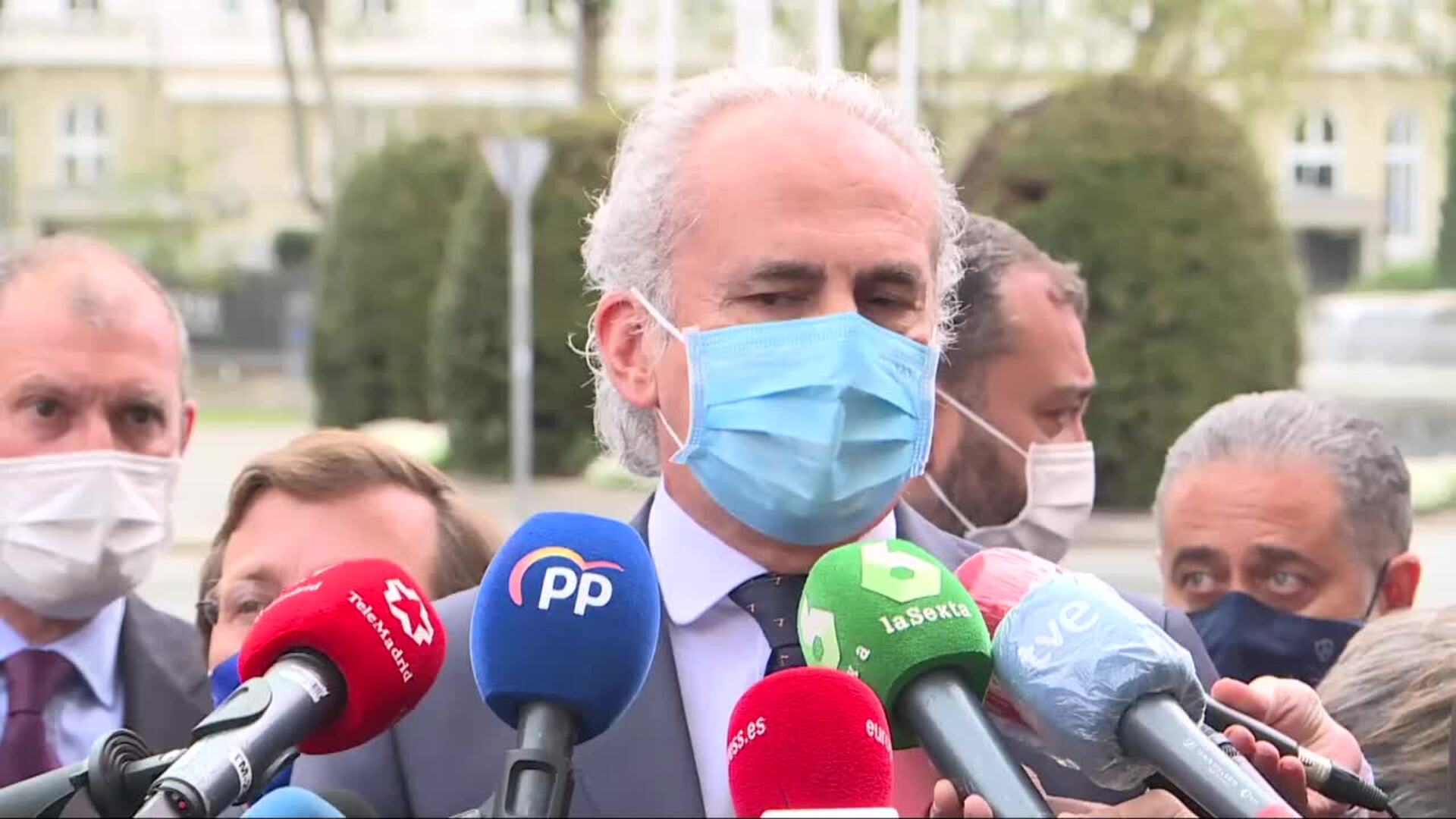 Escudero dice que los dependientes no se desplazan al Wanda ni al Zendal