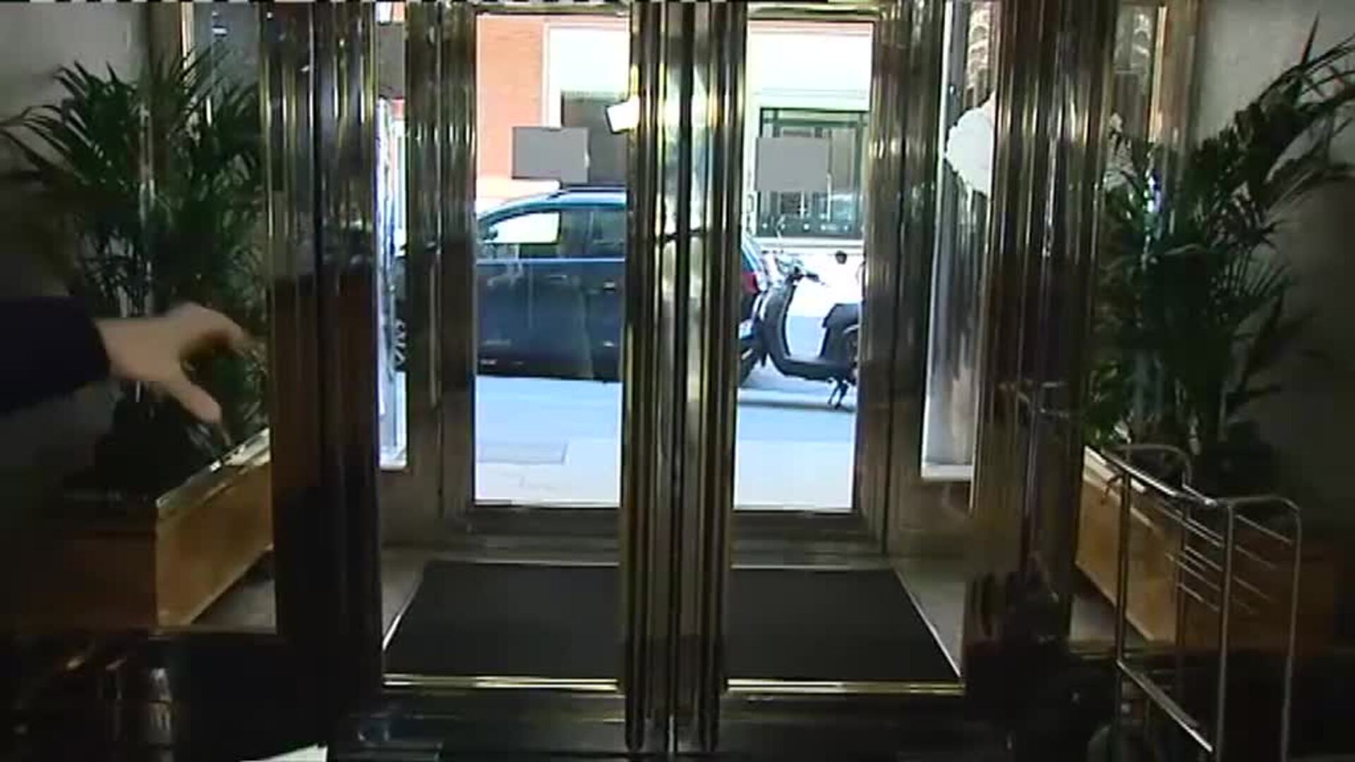 Café y aperitivo a dos metros de distancia