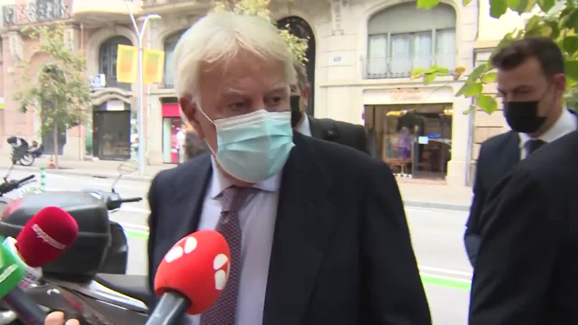 Felipe González tacha de &quot;inaceptables&quot; las declaraciones de Otegi