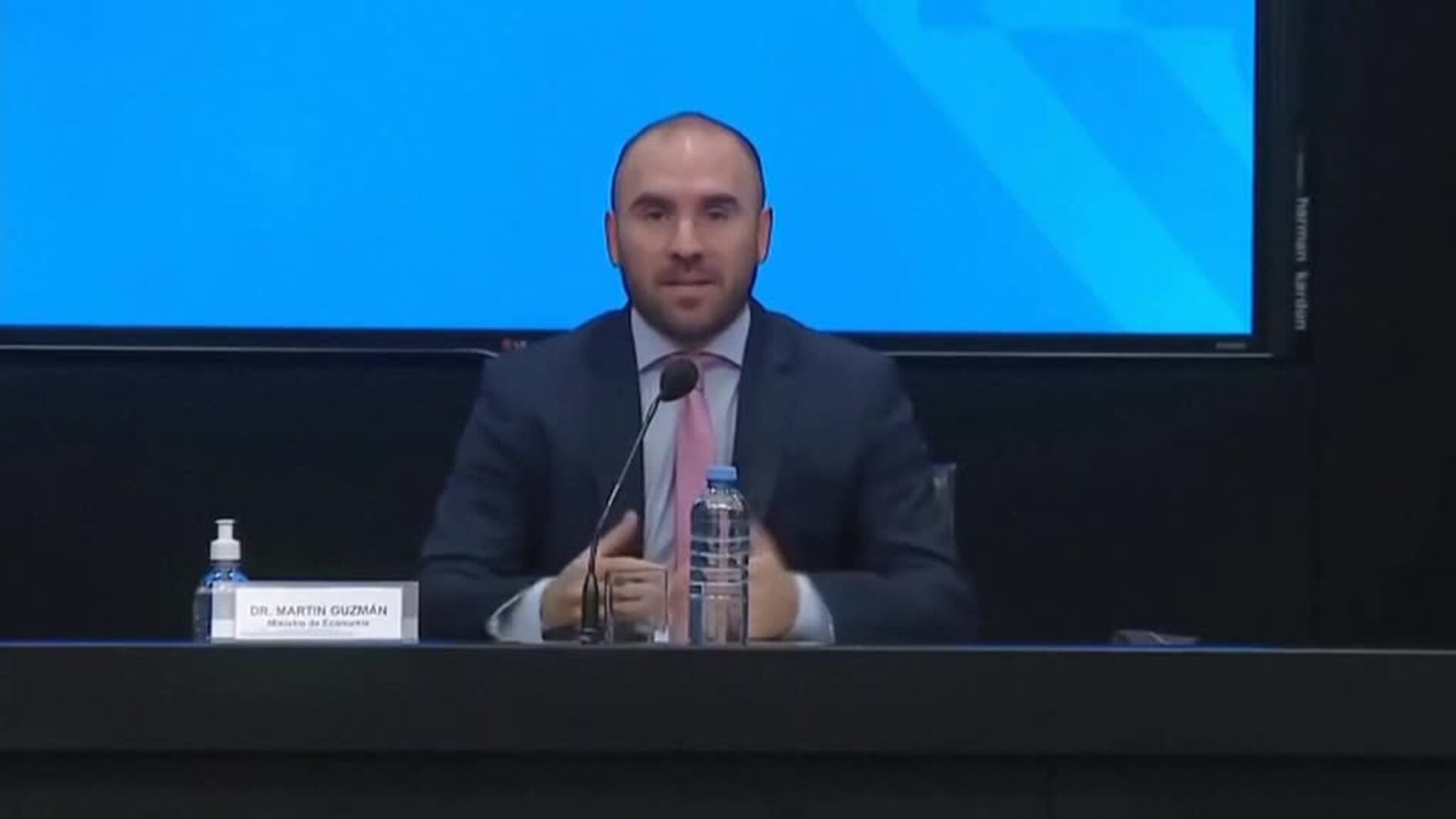 El ministro de Economía de Argentina presenta su dimisión