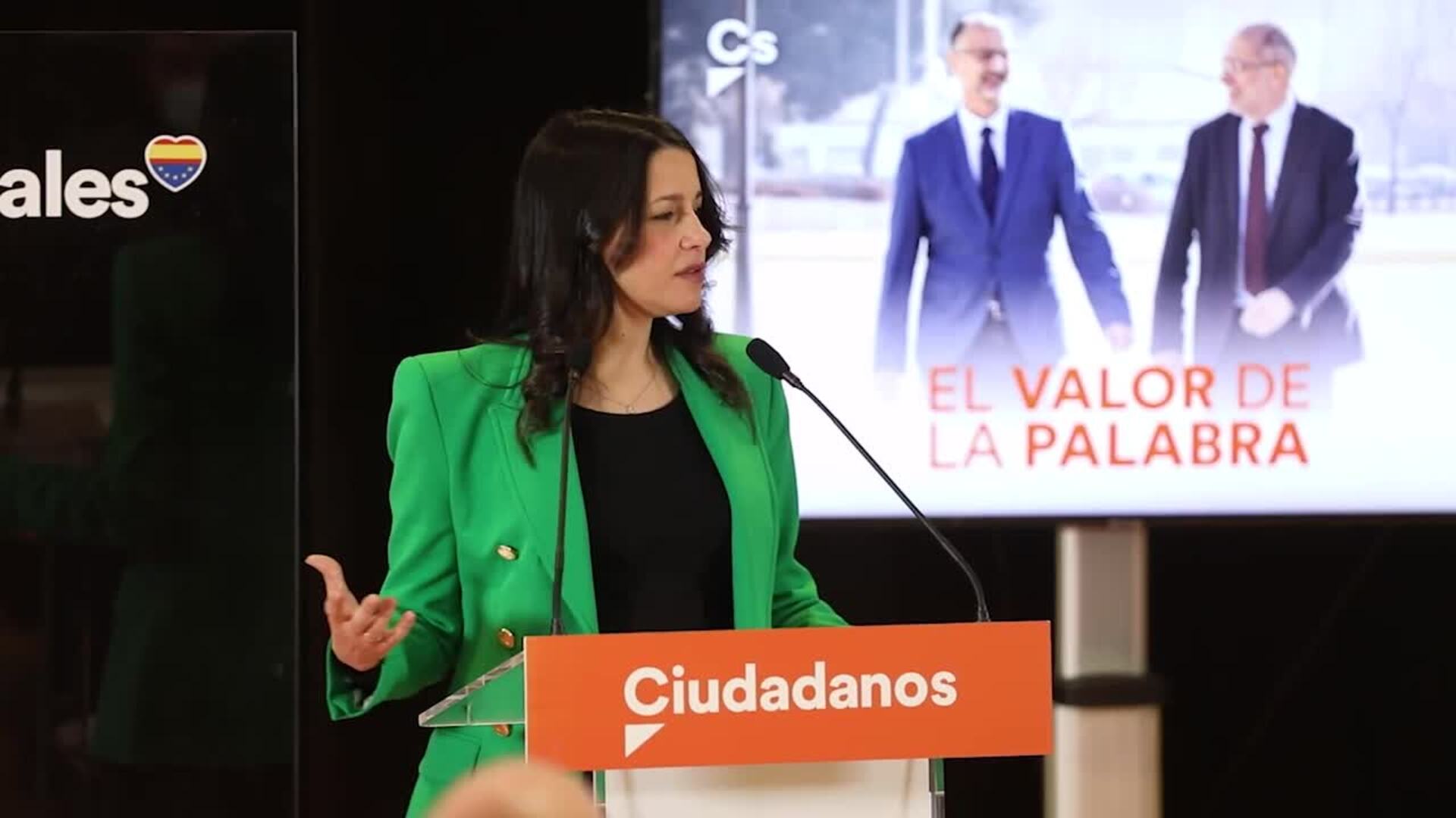 Arrimadas acusa al PP de usar &quot;la maquinita de promesas&quot; en campaña