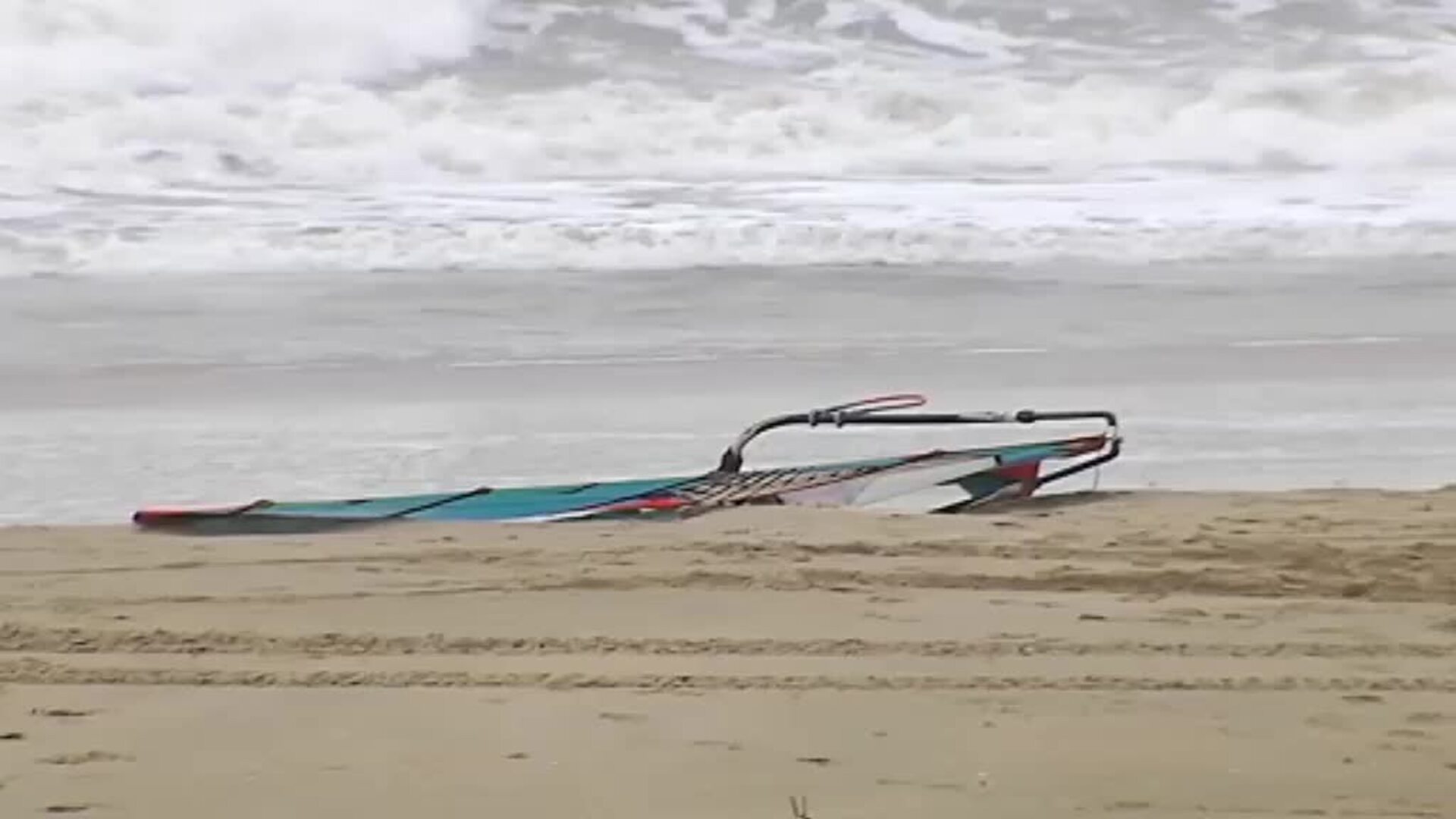 Fallece un hombre mientras realizaba windsurf en Punta Umbría