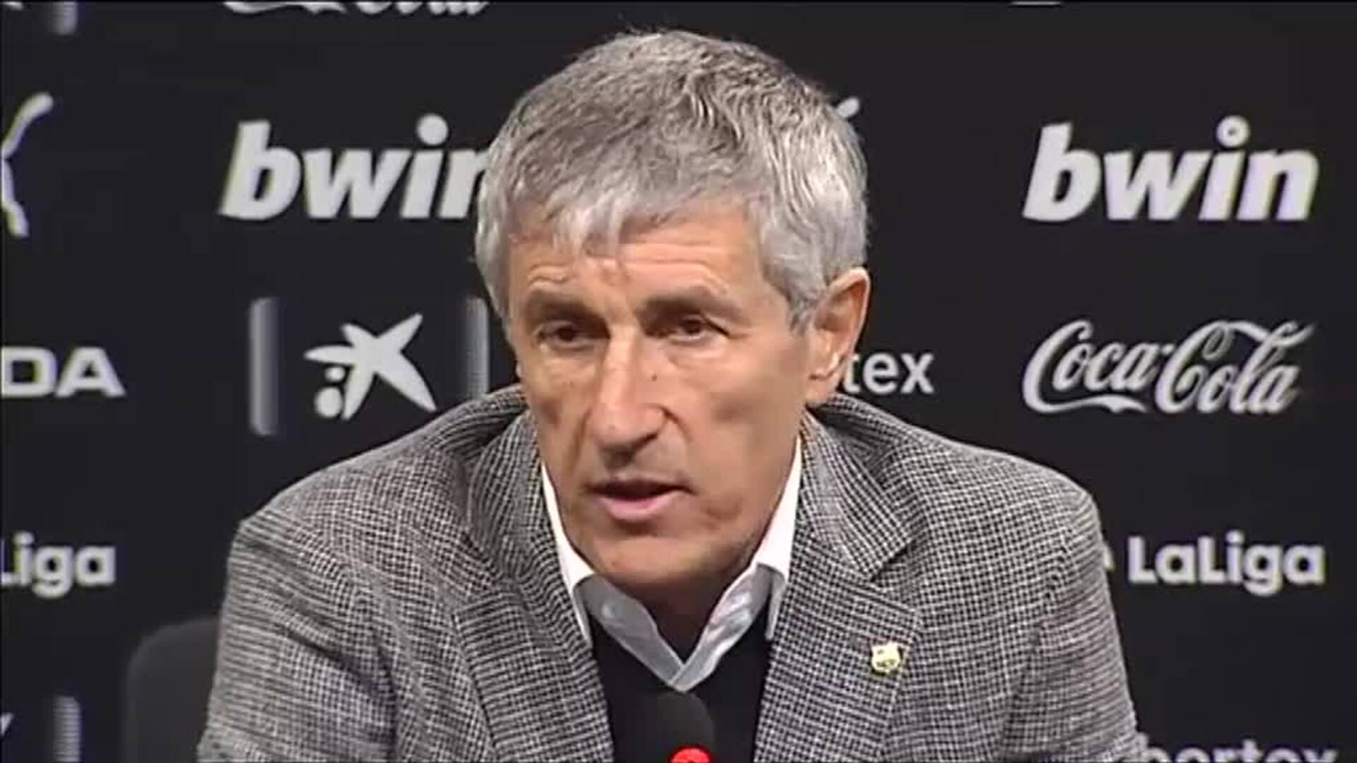 Setién: &quot;Hemos dado muchos pases sin sentido&quot;