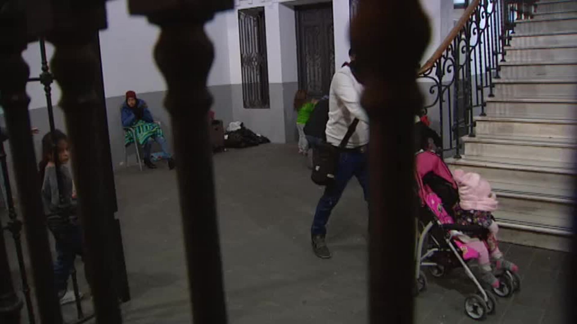 El Ayuntamiento de Madrid dice estar desbordado por el número de refugiados que llegan cada día a la ciudad