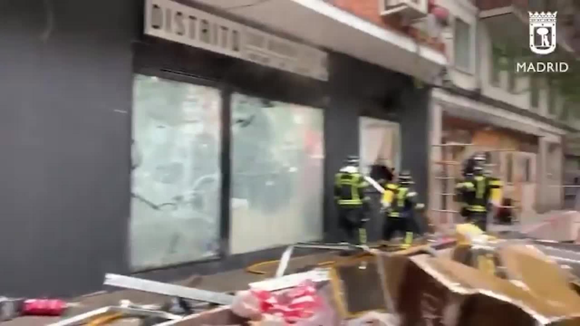 Desalojan un edificio en Madrid tras un incendio en un gimnasio en obras