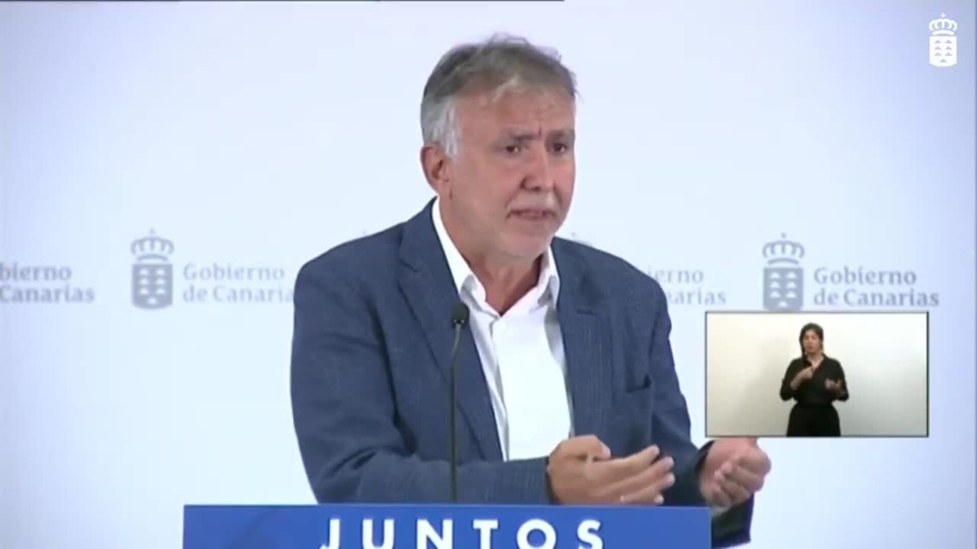 Canarias prohíbe fumar en la calle si no hay distancia de seguridad