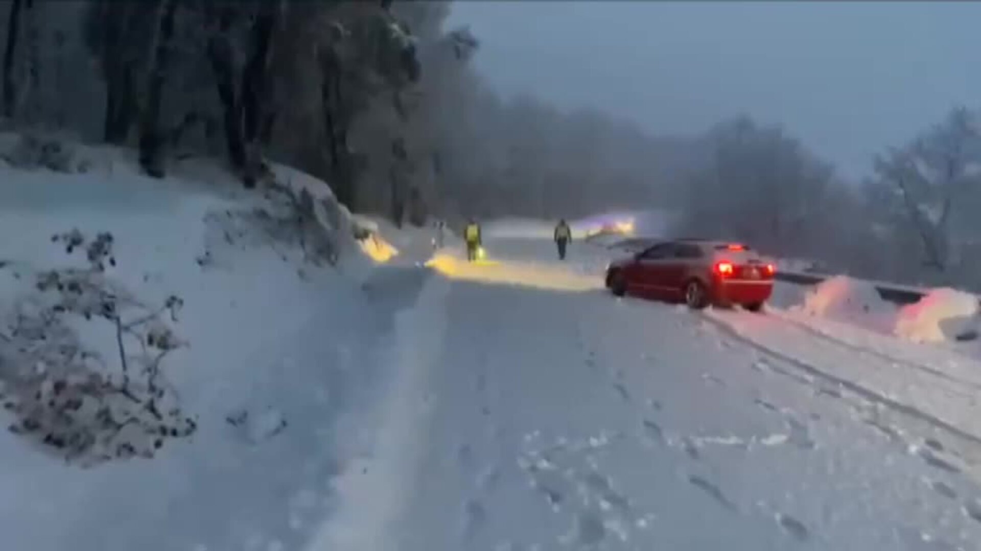 La nieve provoca decenas de incidencias en el norte de la península