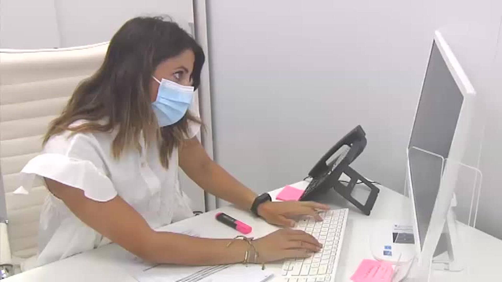 El Gobierno negocia con los agentes sociales nuevos ERTE con mayores exoneraciones sociales vinculadas a la formación