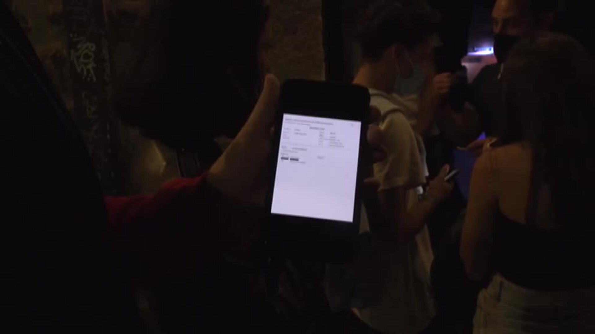 Sanidad declina regular el certificado COVID