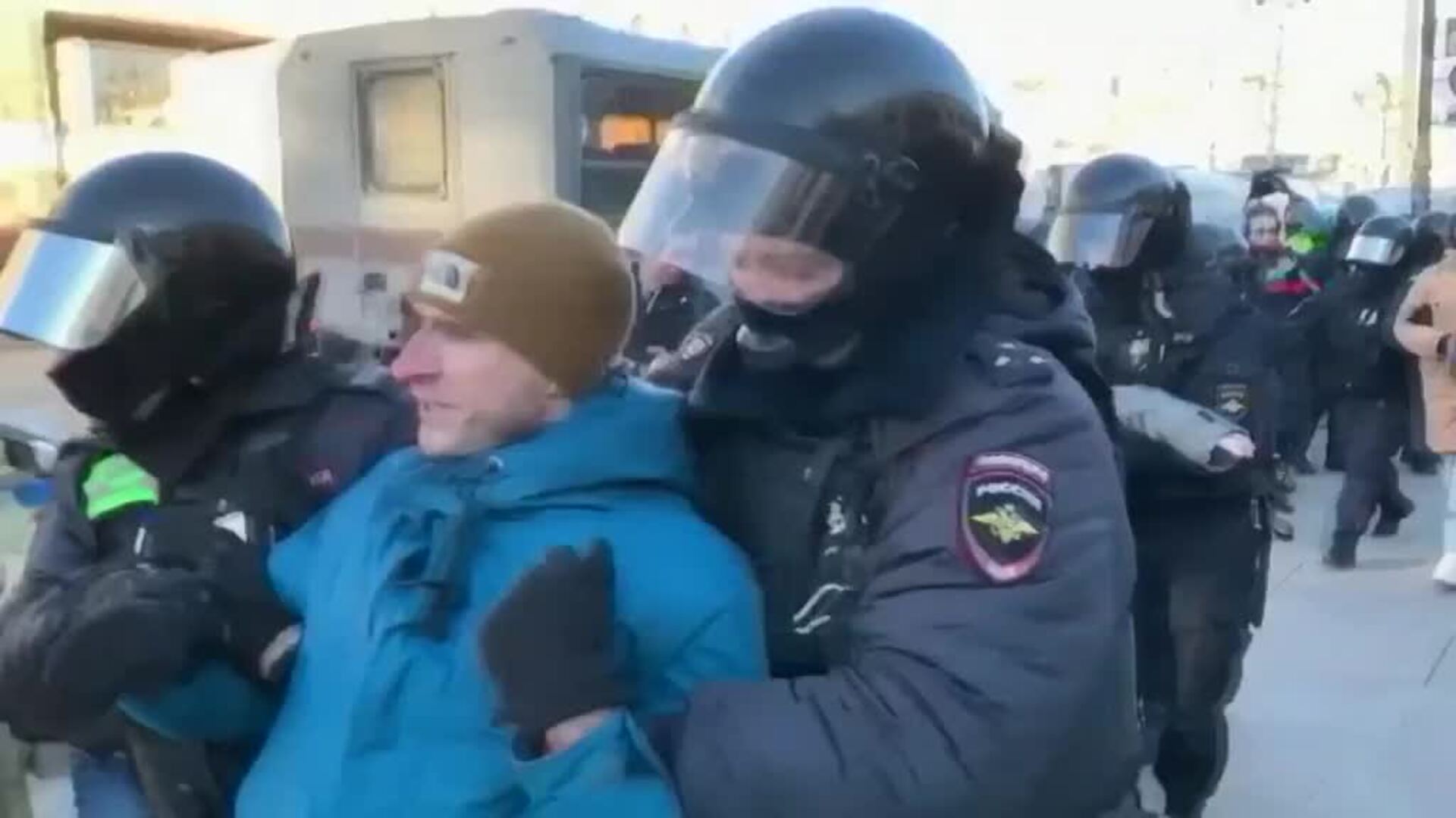 El último Premio Nobel de la Paz subasta su preciado galardón para ayudar a los refugiados ucranianos