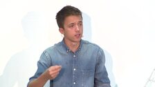 Errejón presenta su programa electoral «verde»: voto a los 16 años, menos vuelos y cuatro días laborables