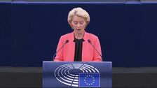 Von der Leyen ve "extremista" la moción en su contra y se abre a hablar sobre polémicas