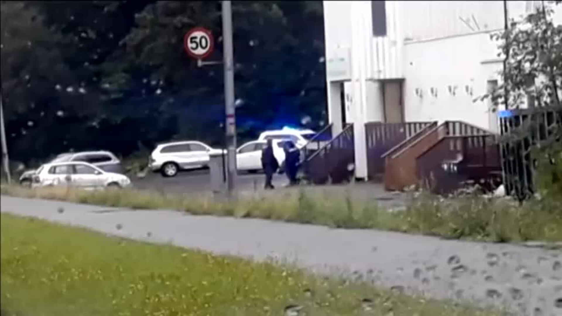 Arrestan a un ciudadano noruego tras iniciar un tiroteo sin víctimas en una mezquita