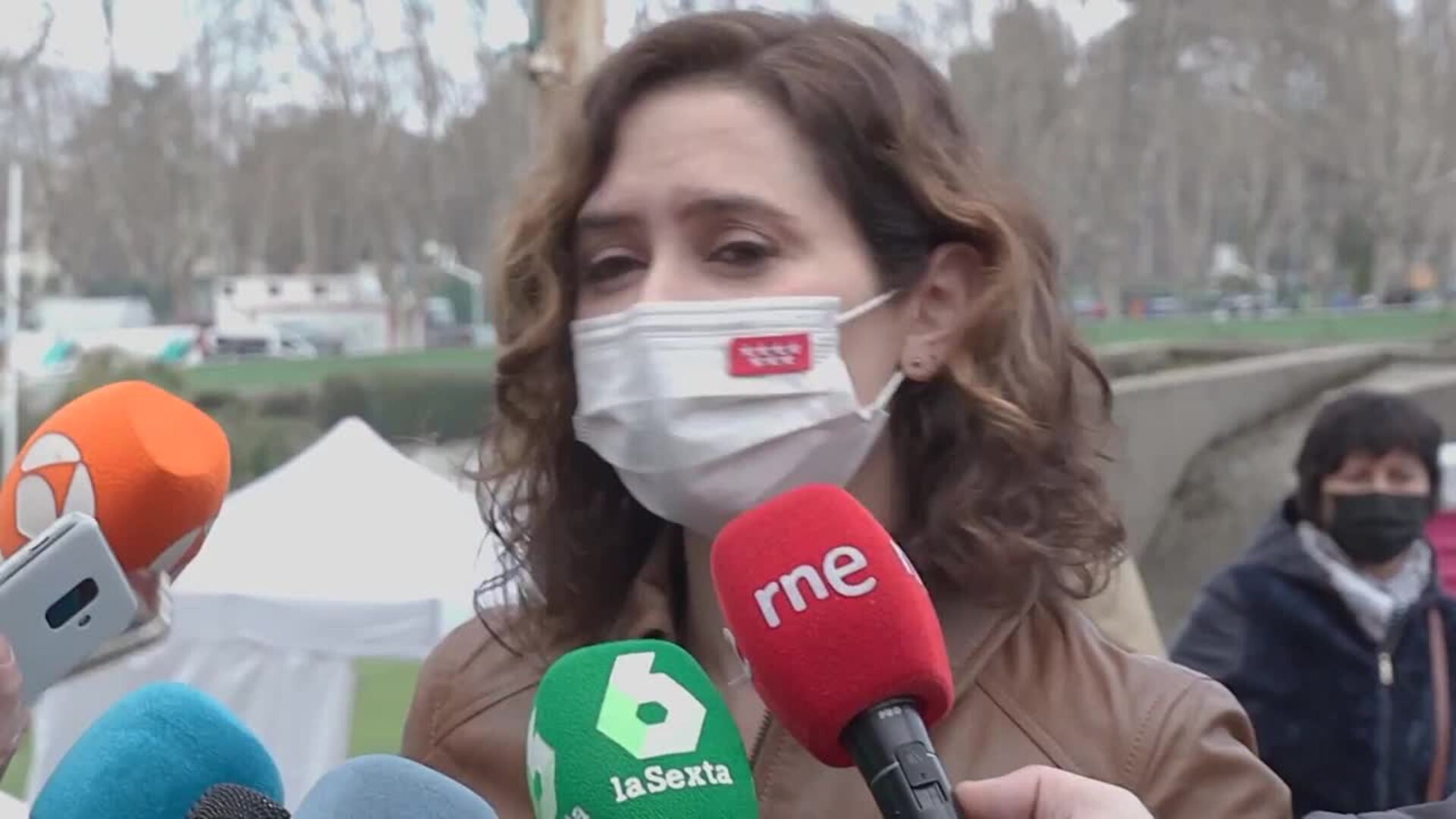 Madrid pone a disposición del Gobierno todos los centros hospitalarios de la comunidad