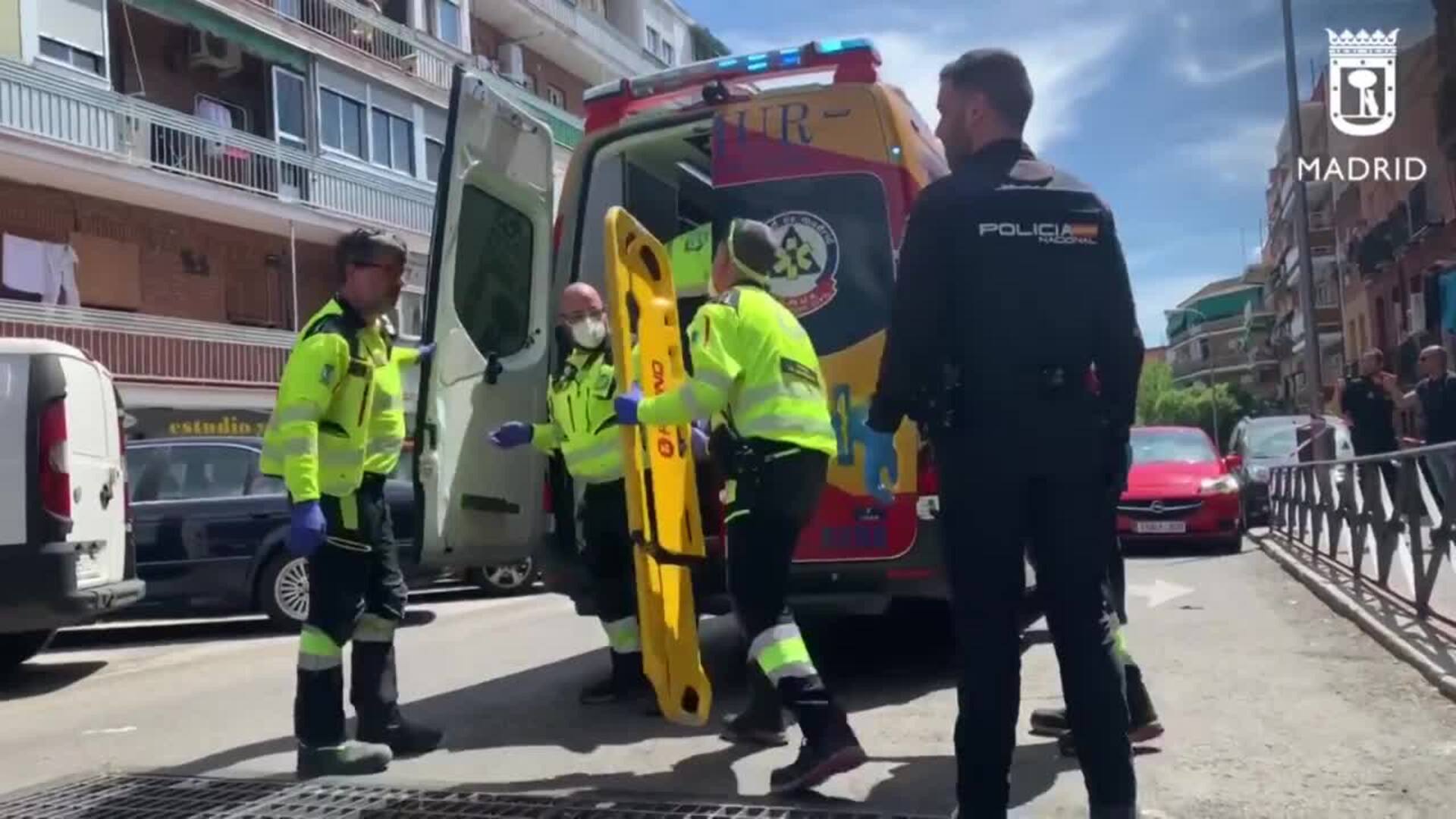 Apuñalan en el cuello y en el glúteo a un chico de 14 años en Puente de Vallecas