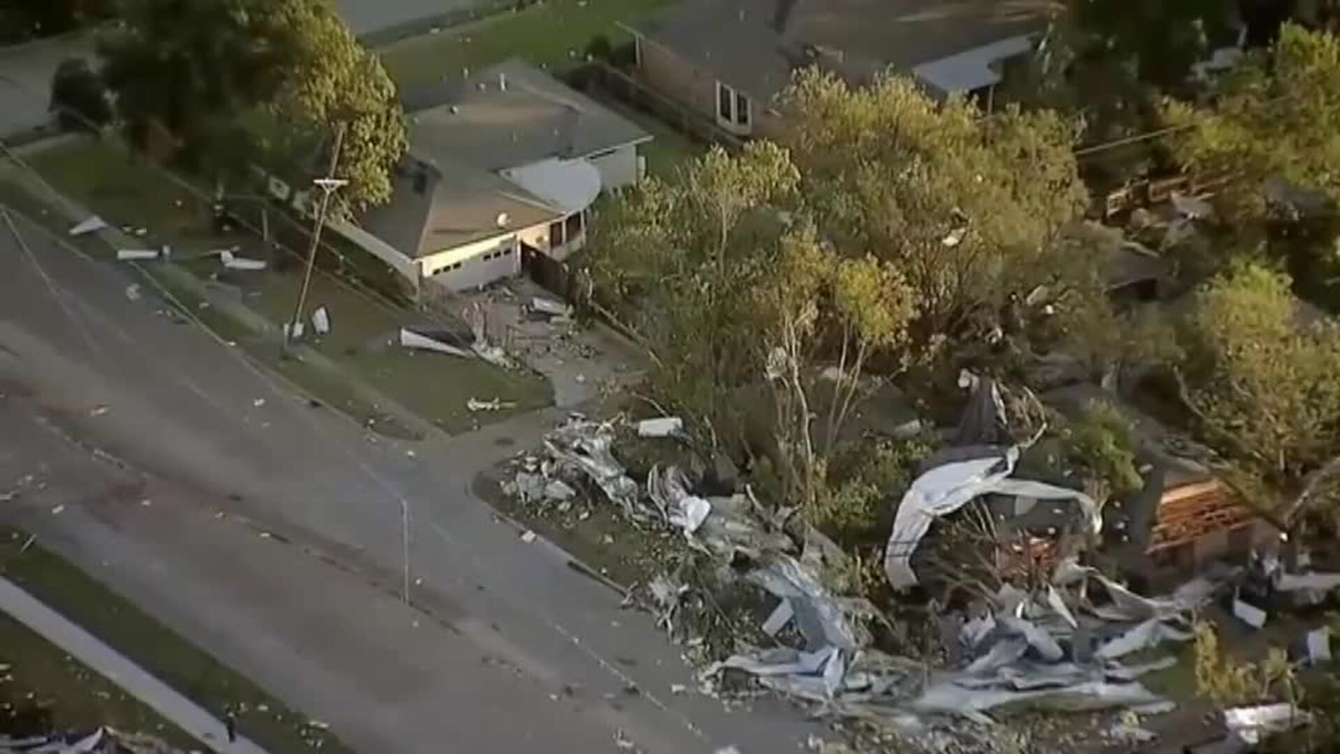 Un tornado deja múltiples destrozos en Dallas