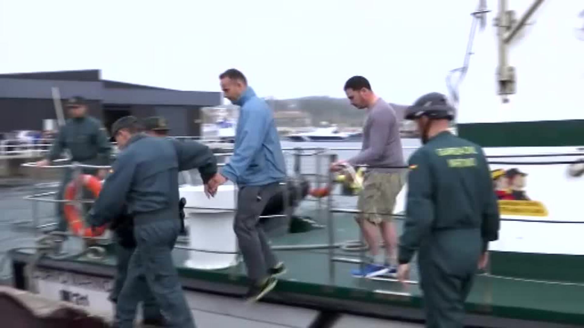 Continúa la búsqueda de un marinero desaparecido tras volcar su embarcación