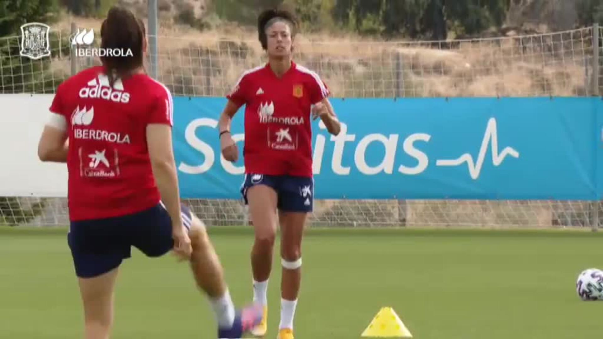 Lola Gallardo abandona la concentración por un test de COVID-19 sospechoso