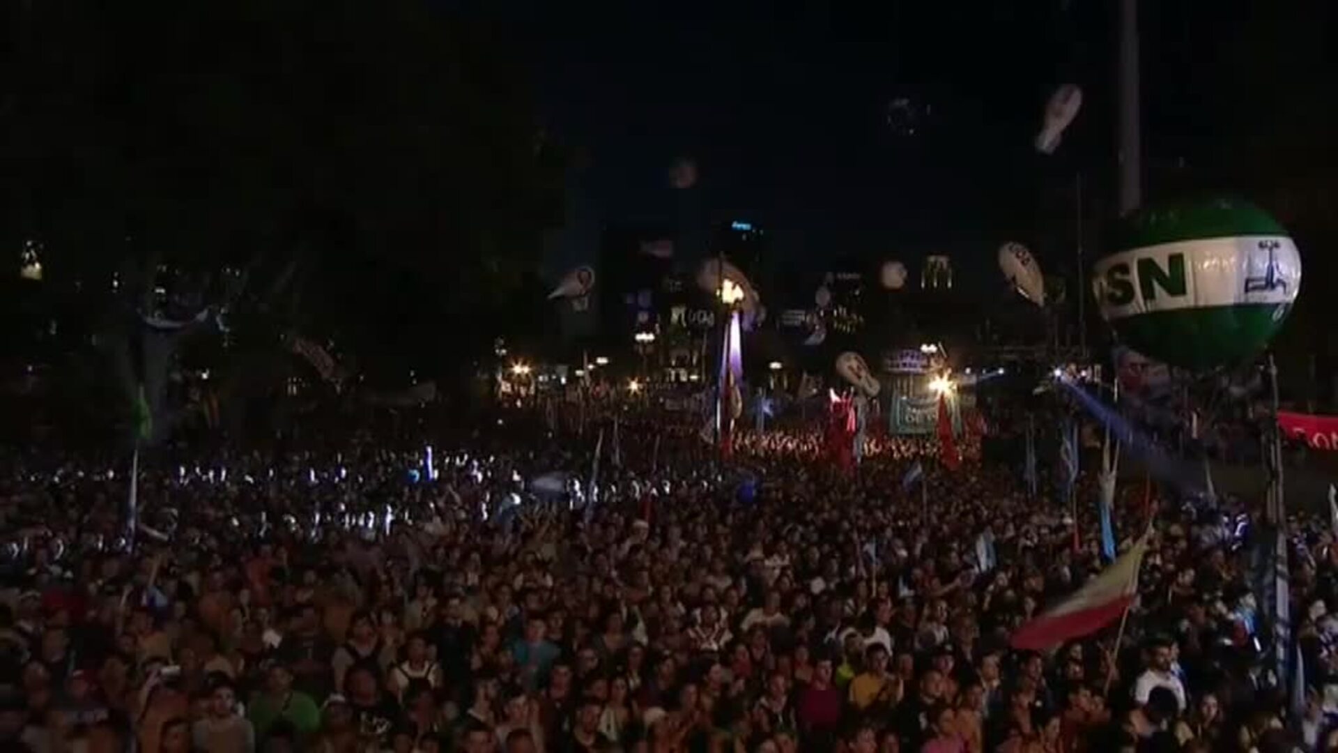 Miles de argentinos celebran la toma de posesión de Alberto Fernández