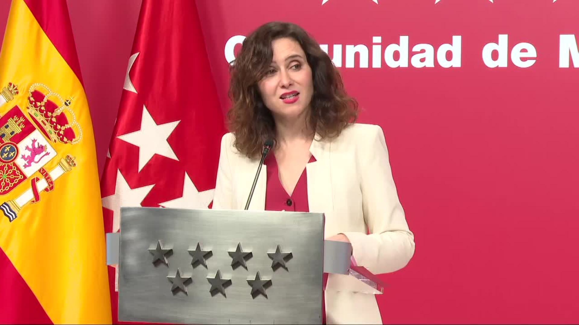 Ayuso tacha a Sánchez de presidente «comunista» y advierte de que Madrid derribará el muro que quiere levantar