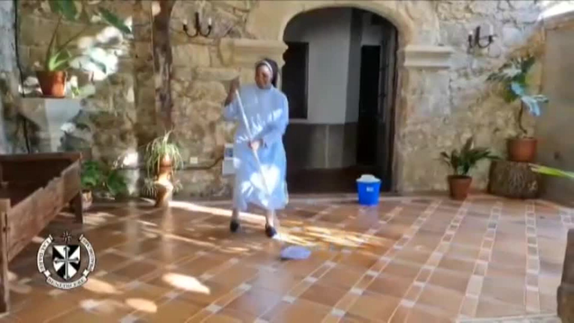 Monjas de clausura bailan para animar al mundo desde Trujillo