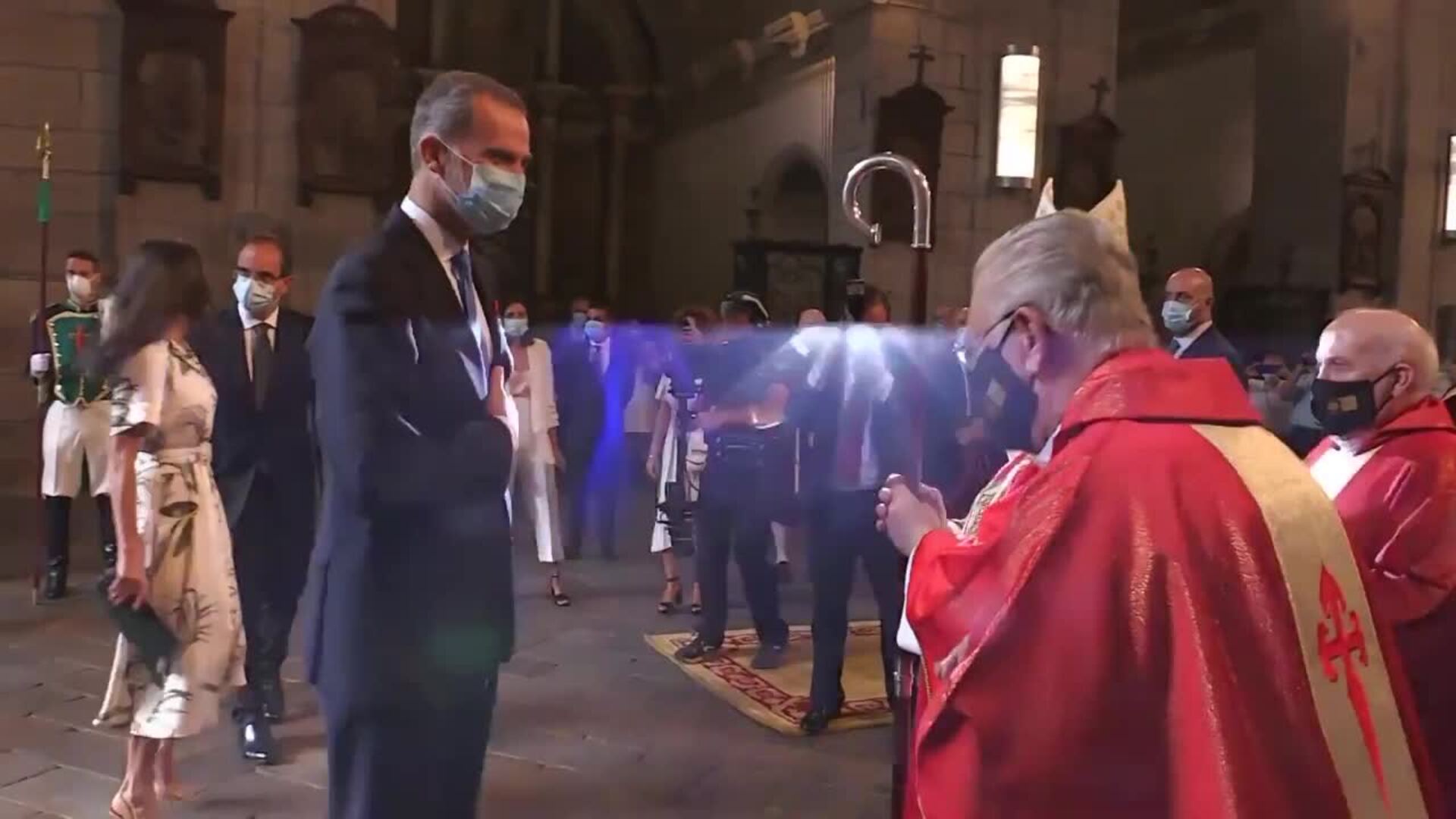 El Rey protagoniza una Ofrenda al Apóstol marcada por la Covid-19