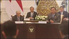Prabowo Subianto recibe en Yakarta a Bill Gates
