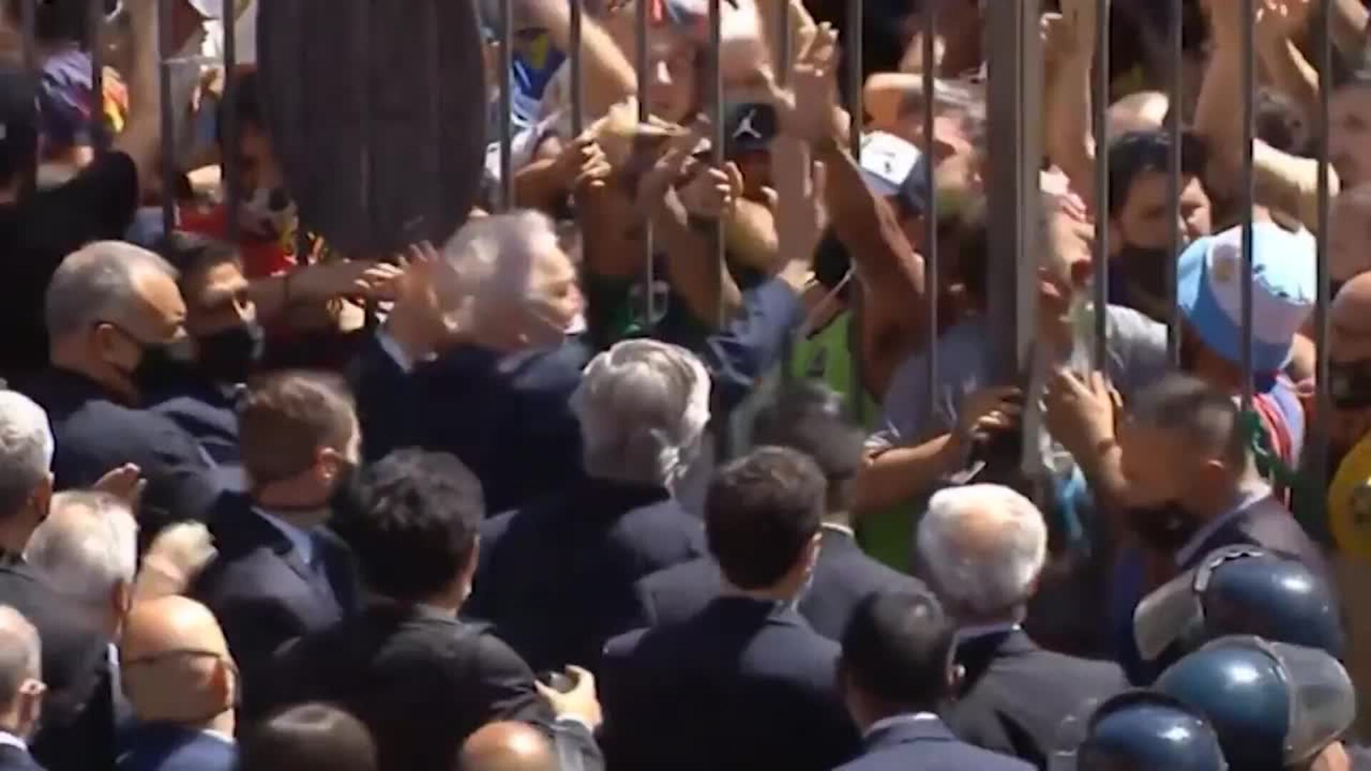 El caos en la Casa Rosada obliga a suspender el velatorio de Maradona