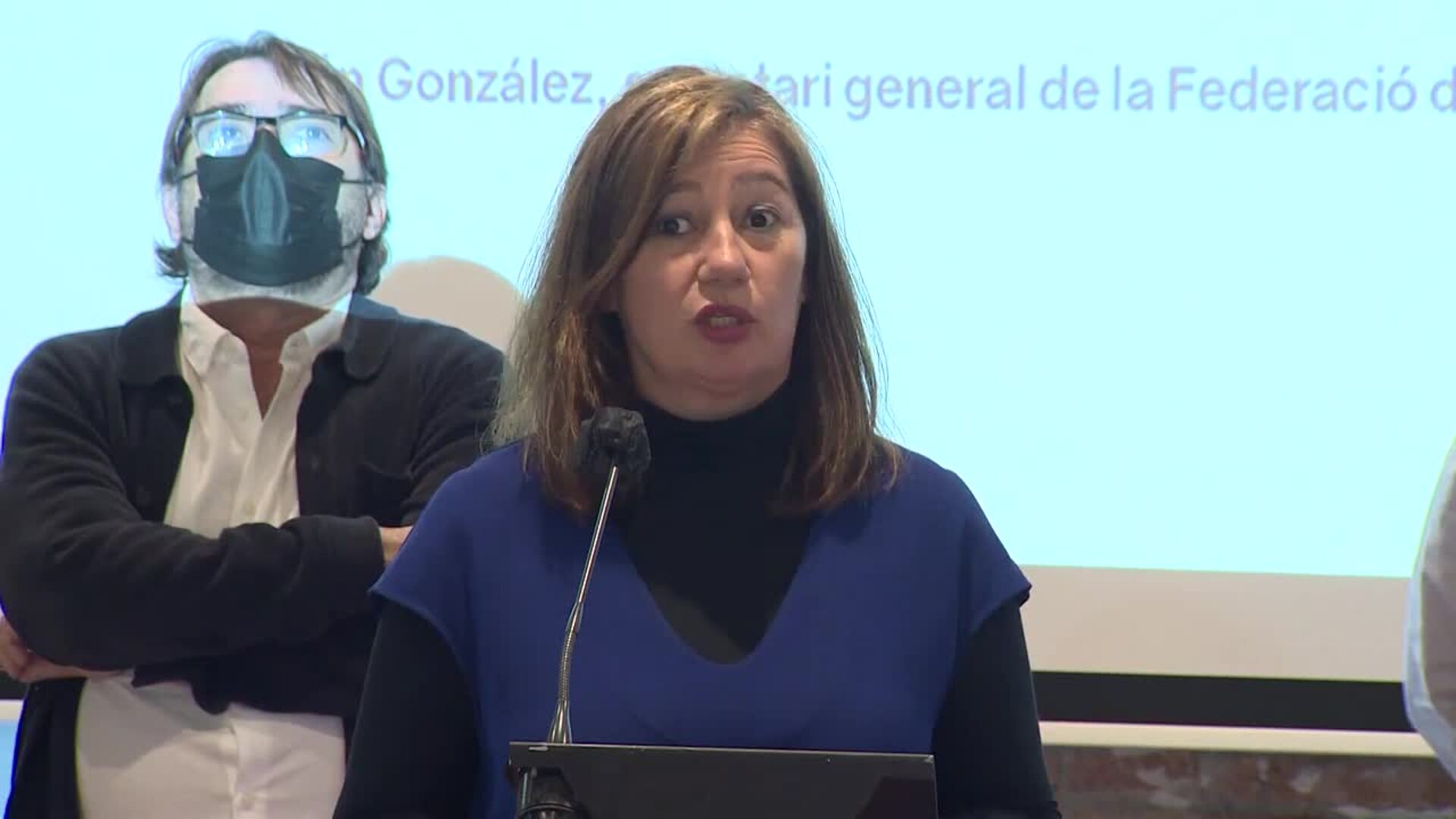 Armengol defiende que la patronal &quot;debería hacer un esfuerzo para entender&quot; la subida del SMI