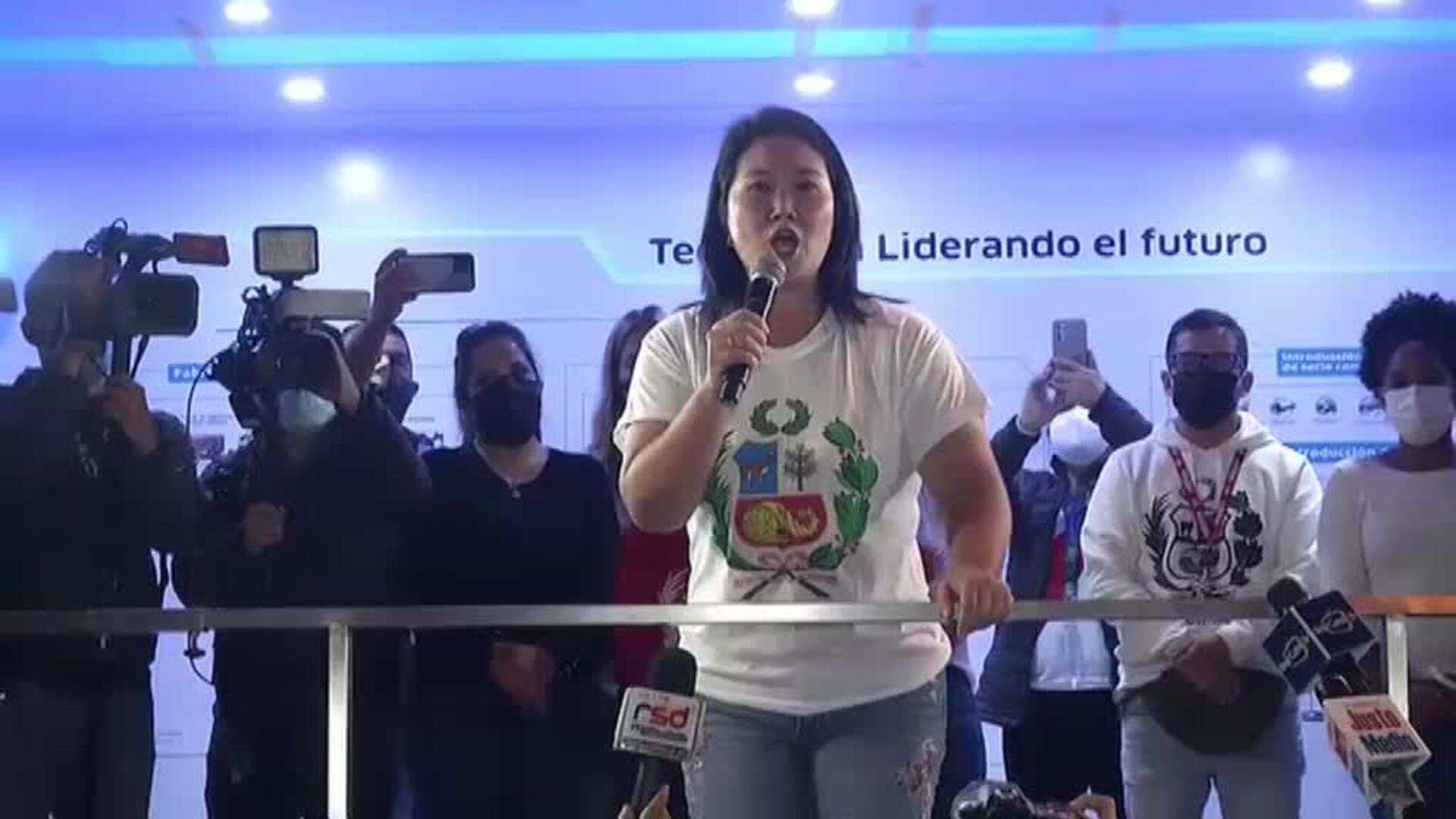 El socialista Pedro Castillo obtiene una victoria por estrecho margen en las presidenciales de Perú