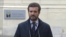 Casado replica al pacto de Sánchez con Bildu con un homenaje a las víctimas del terrorismo en Vitoria