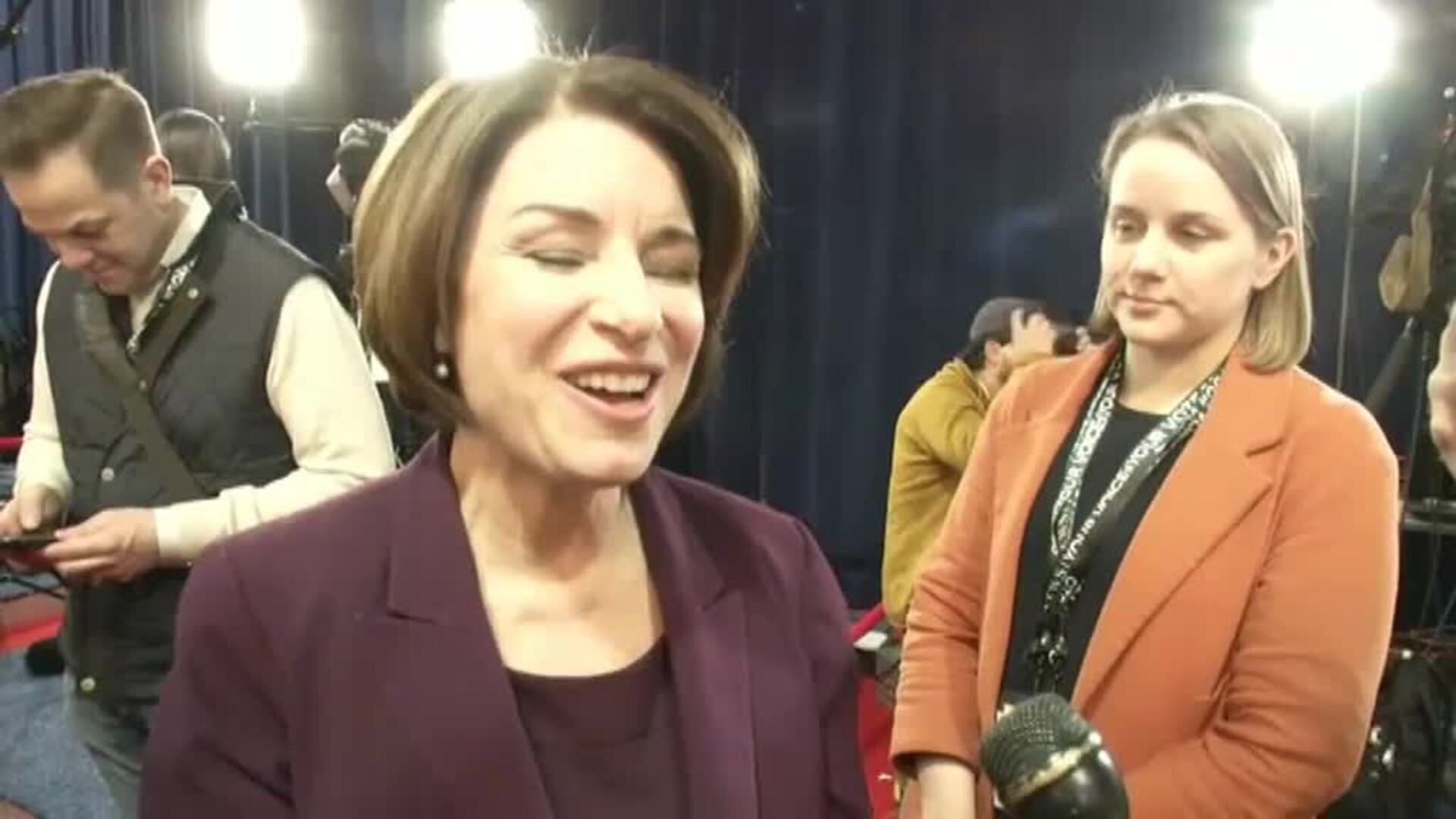 Bernie Sanders y Pete Buttigieg, a la cabeza en las encuestas del caucus demócrata de New Hampshire