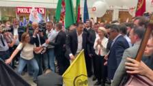 Von der Leyen ultima en Oporto la campaña para su reelección con un baño de masas
