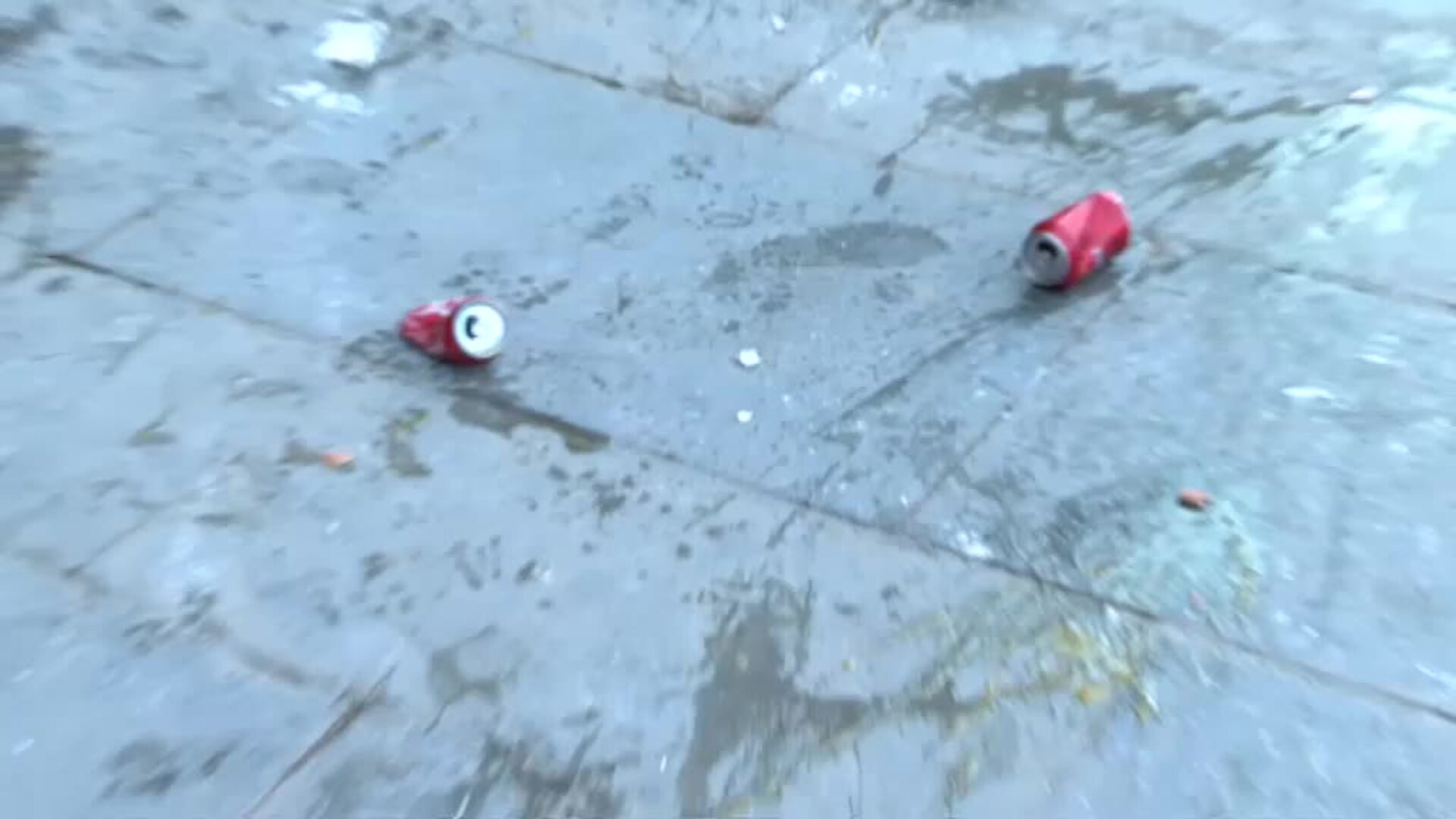 Un grupo de independentistas revienta un mitin de VOX en la localidad barcelonesa de Vic