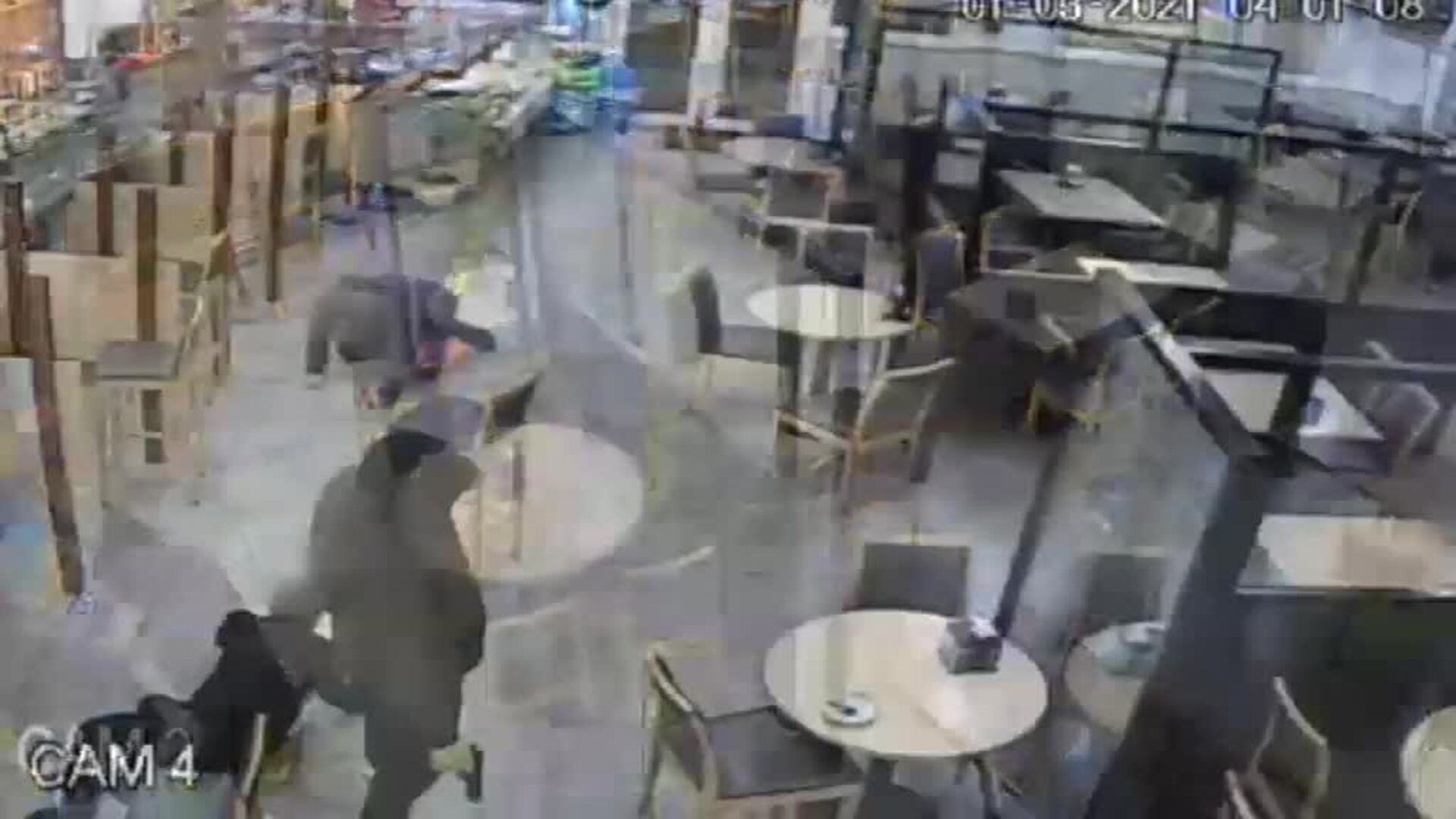 Tres atracadores desvalijan un área de servicio en tan solo tres minutos