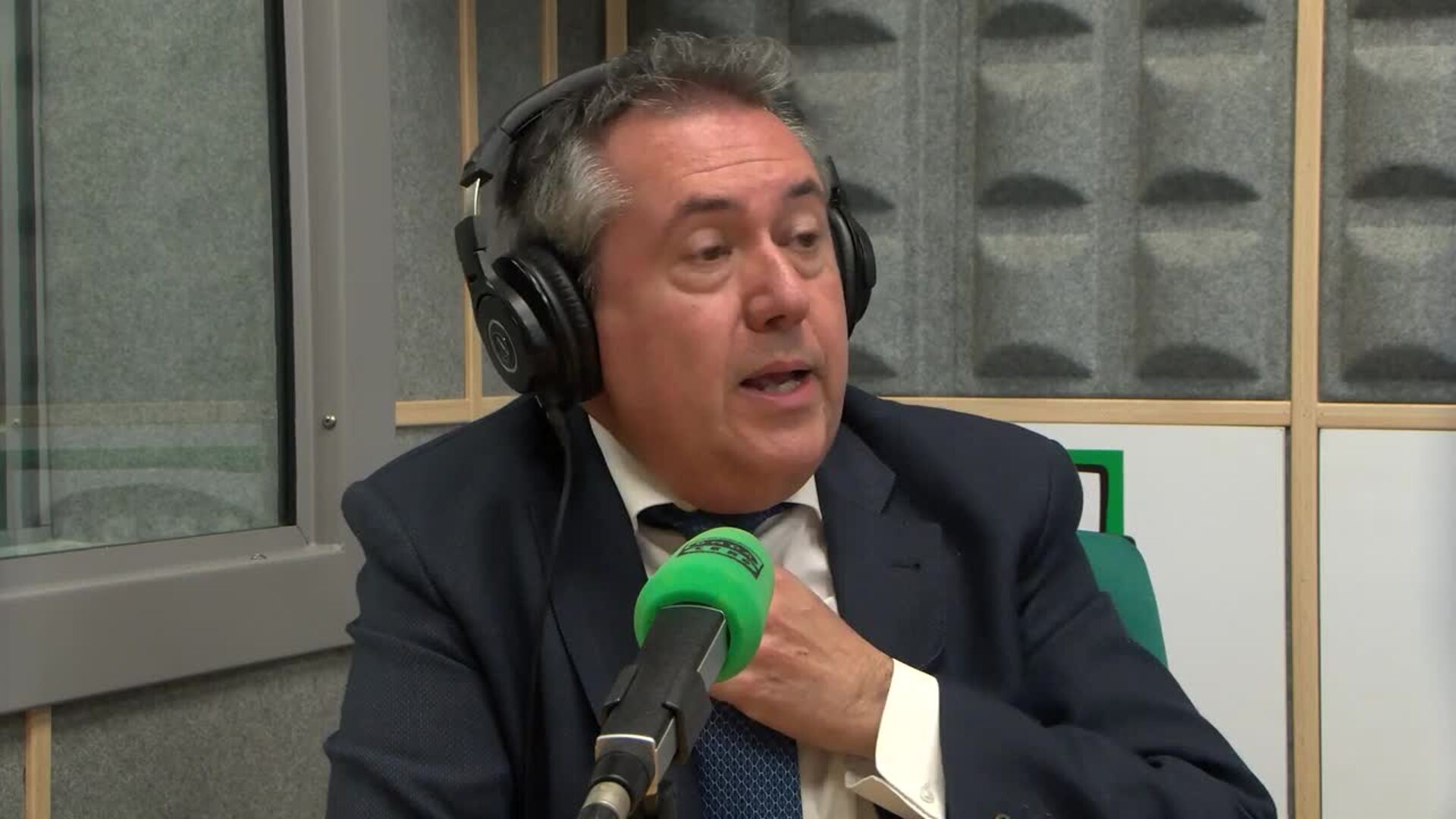 Espadas (PSOE-A) reta a Moreno (PP-A) a comprometerse a renunciar a pactar con Vox