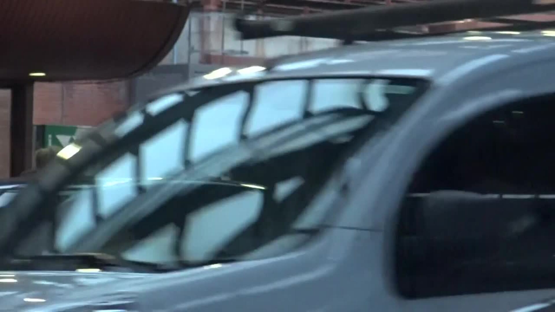 Cayetano Martínez de Irujo y Bárbara Mirjan muestran su amor en plena calle