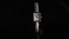 Chanel presenta la nueva versión 'Galon' de relojes Première durante la Semana de la Moda de París