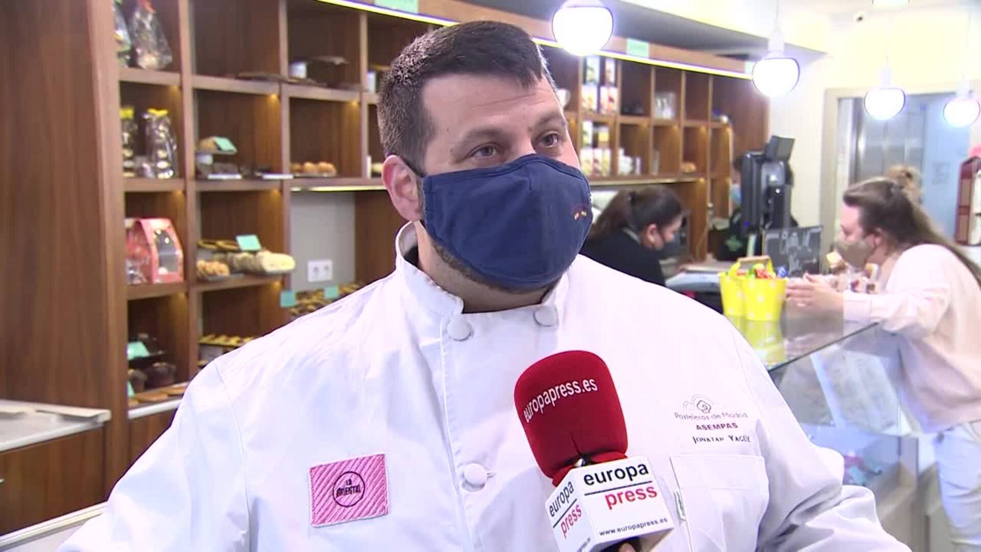 Pastelero asegura &quot;casi&quot; no poder &quot;llenar la sartén&quot; por el precio del aceite de girasol