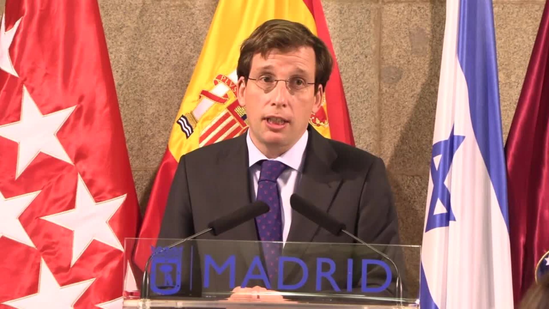 Almeida subraya la necesidad de recordar el Holocausto