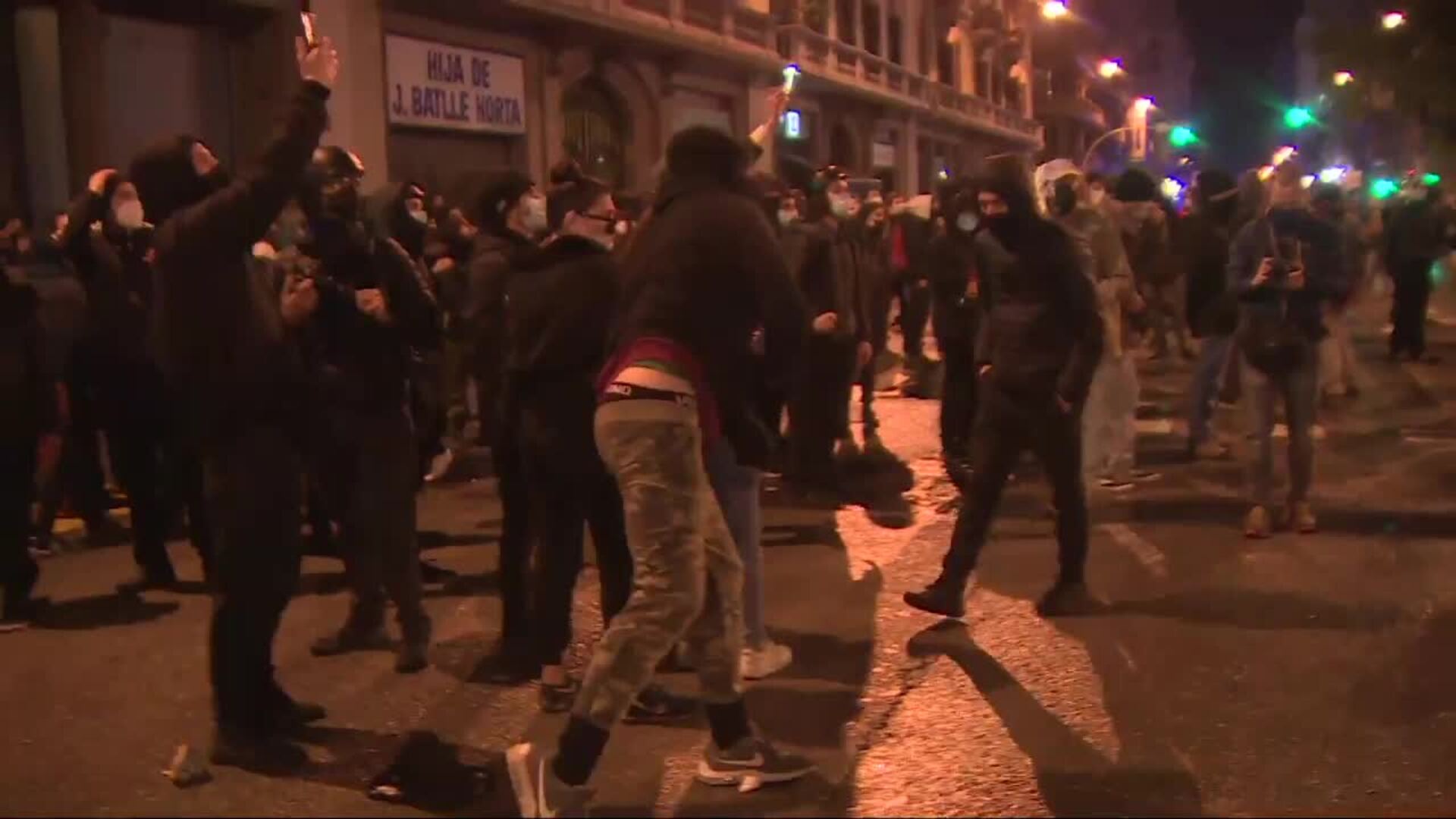 Unas 400 personas protestan en Barcelona contra los antidisturbios y por Hasel