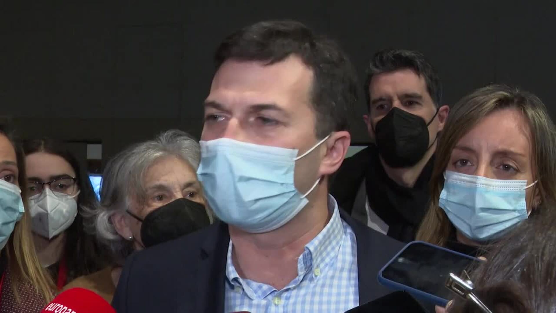 Caballero desea a la dirección del PSdeG &quot;éxitos&quot; pero avisa del riesgo de &quot;debilitar la democracia&quot;