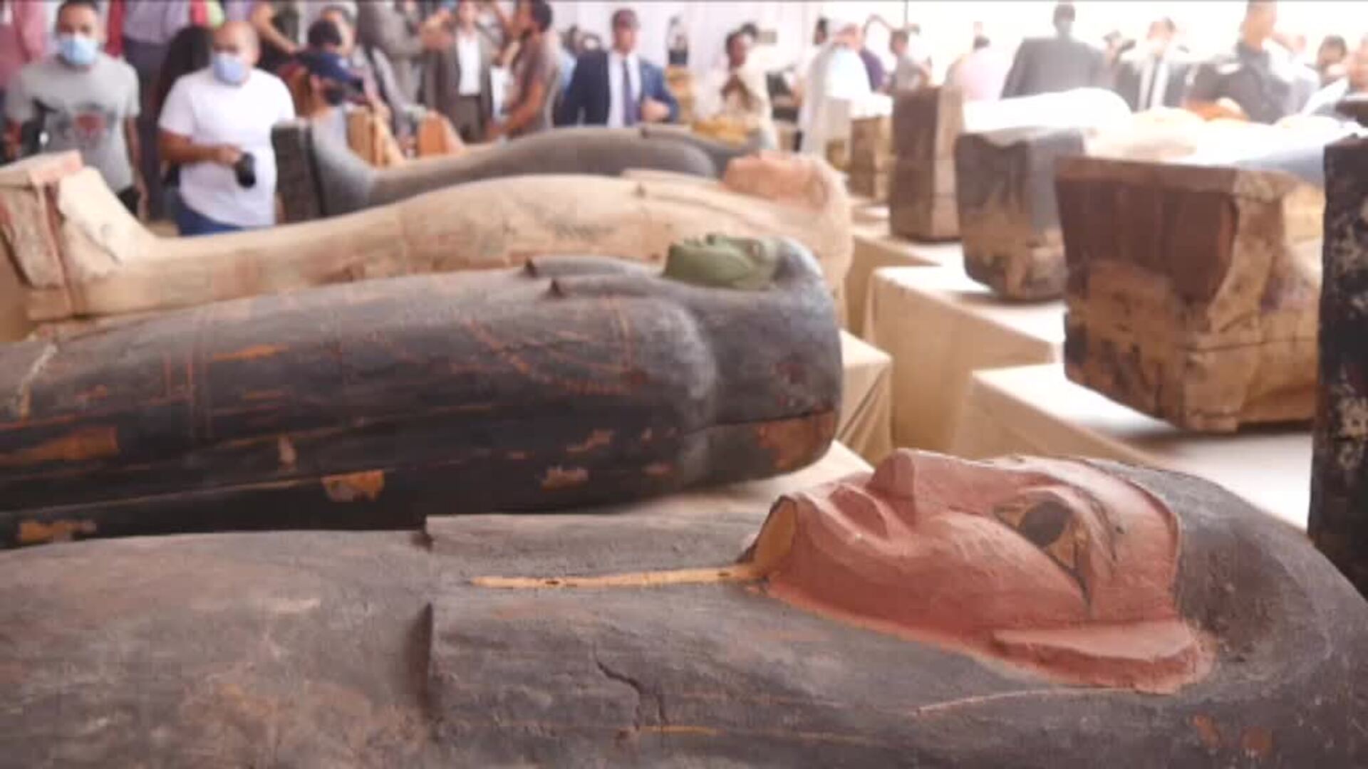 Egipto saca a la luz 59 sarcófagos de hace 2.600 años con sus momias intactas