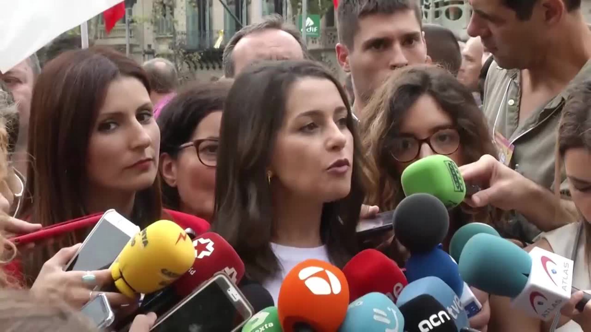 Arrimadas pide a Sánchez no indultar a los presos independentistas