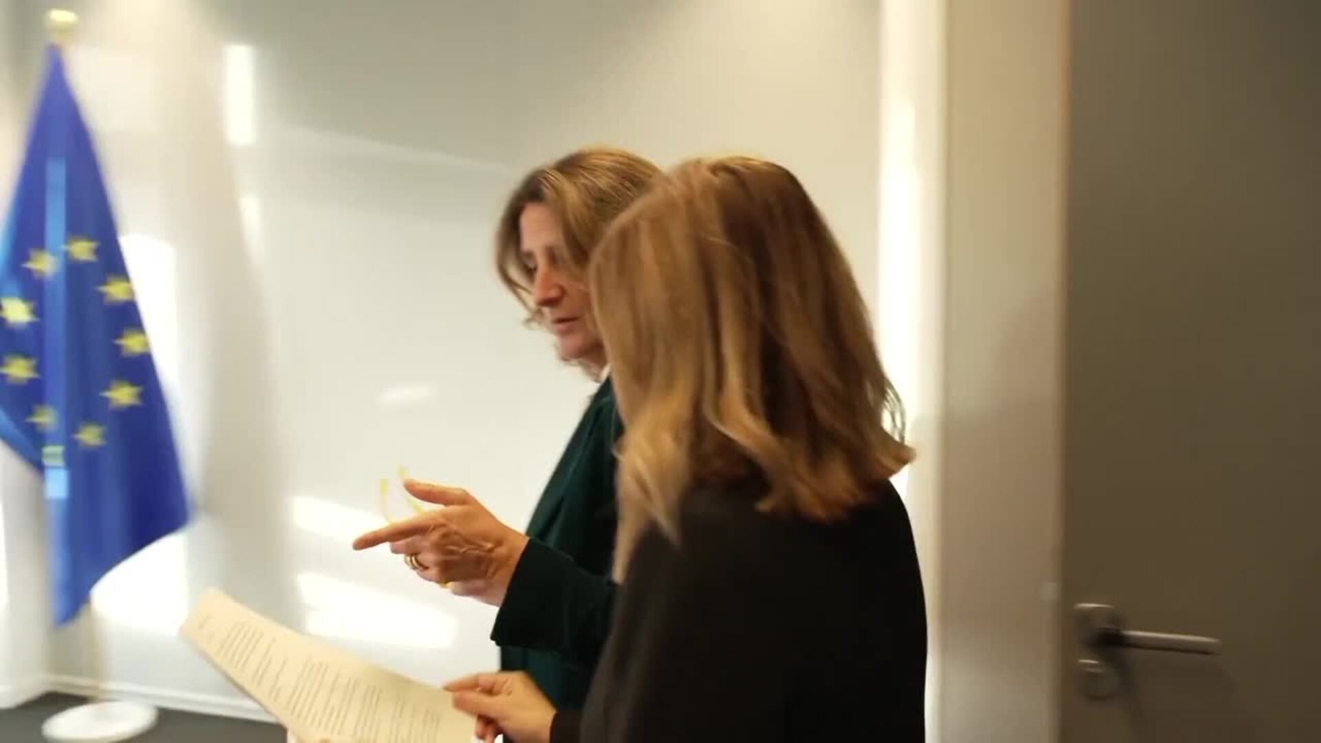 Bruselas investiga a Google por usar contenidos de medios para su IA sin compensación adecuada