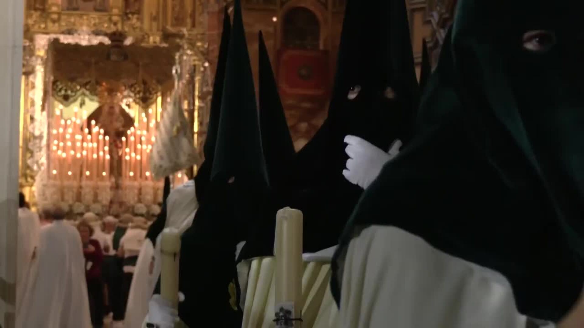 La salida de la Macarena y la Sentencia abren la Madrugada de Sevilla