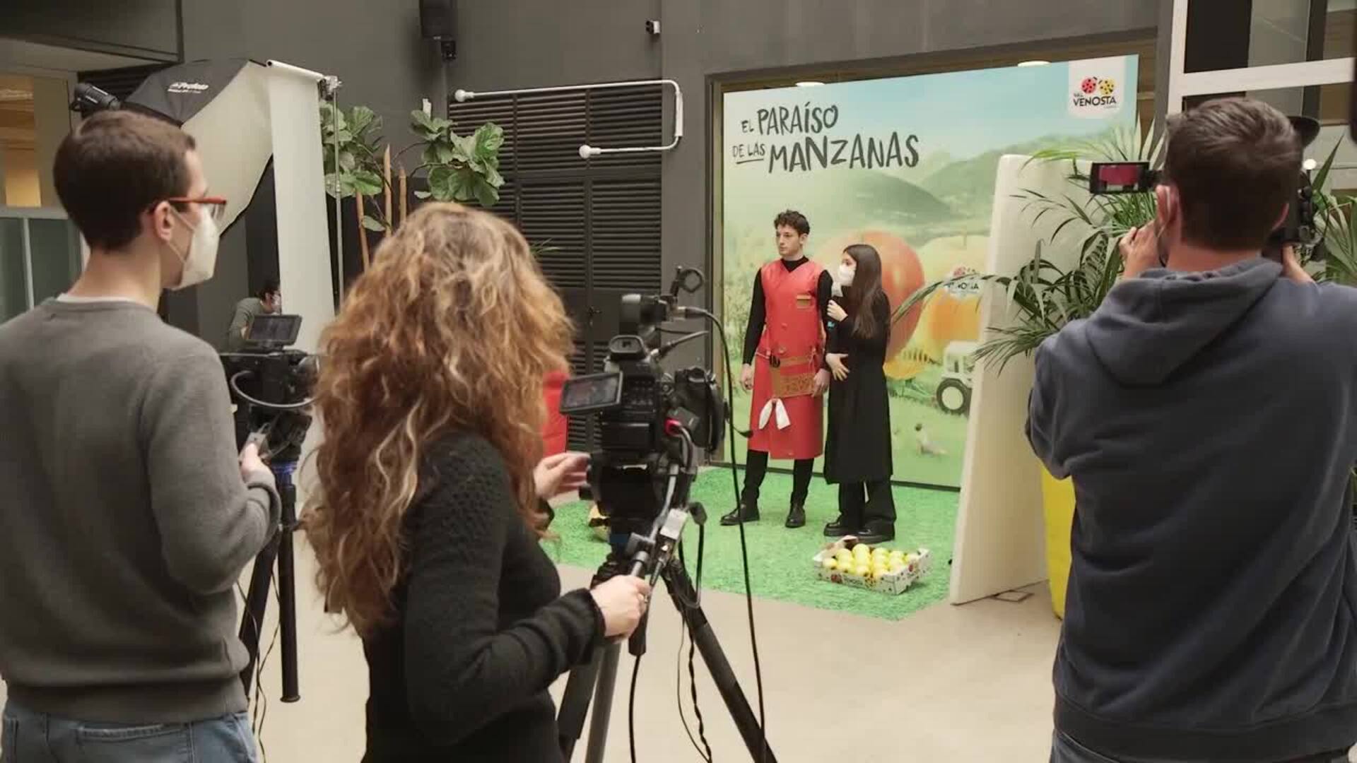 Lanzan una colección de piel de manzana para celebrar el Día del frutero